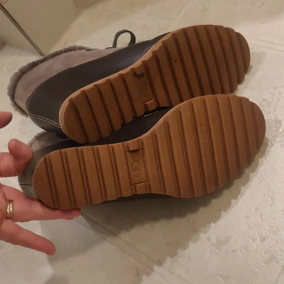 UGG Alasdair Wedge brown/tan Boots sz 9 - Picture 6 of 10